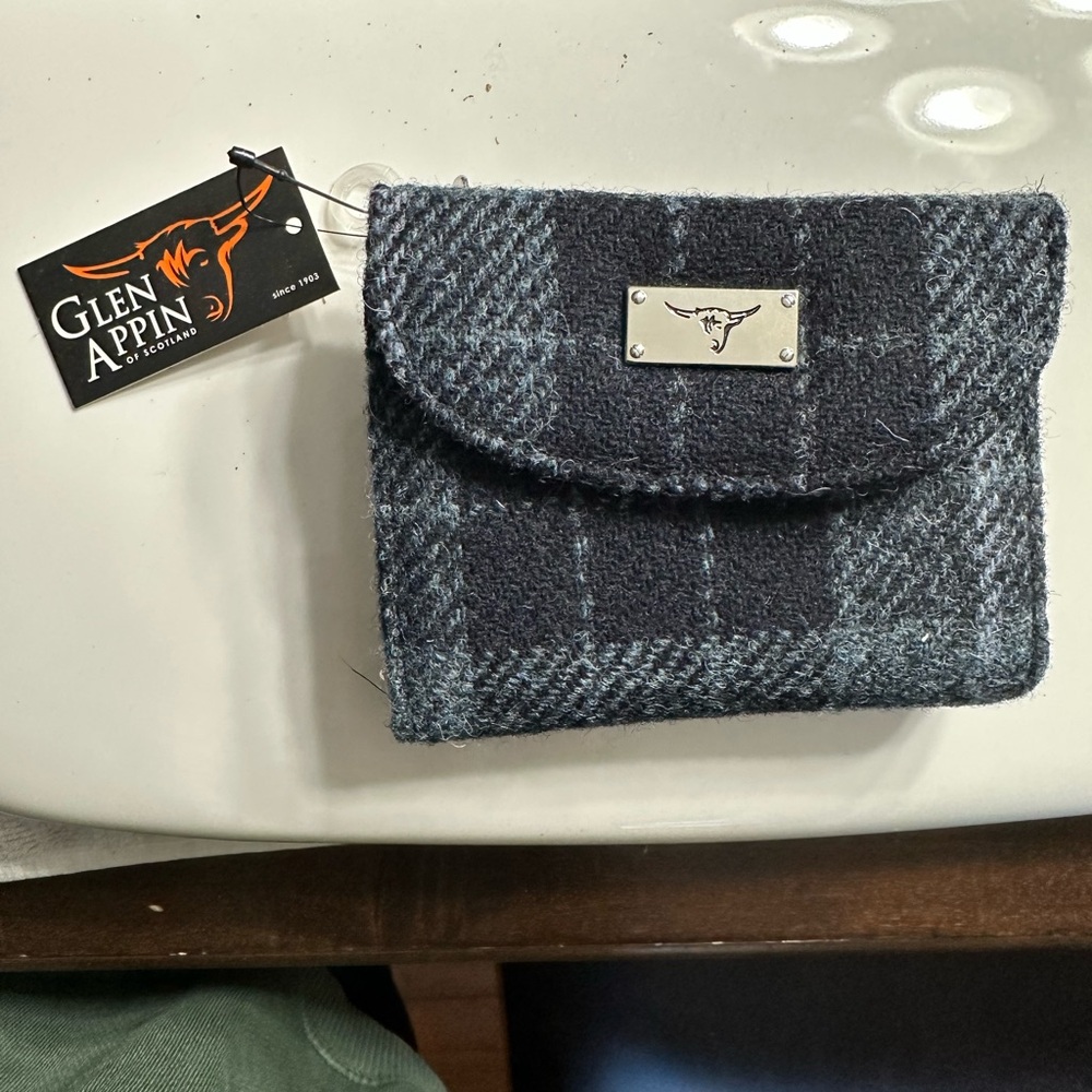 Glen Appin Women's Black and Gray Wallet